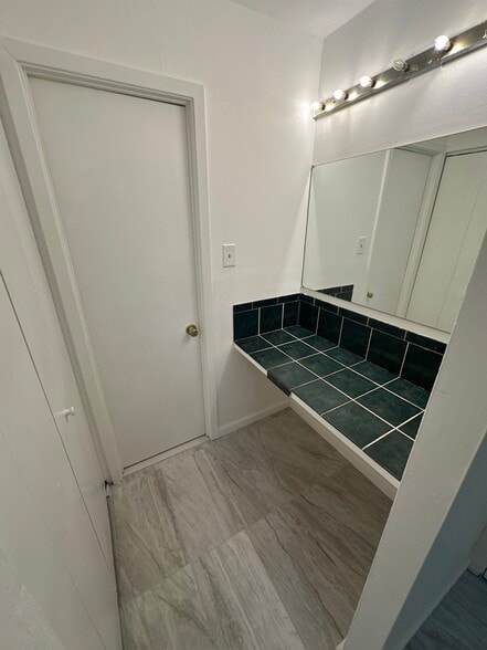 Building Photo - 2776 Willits Rd