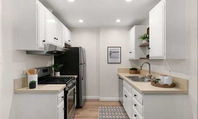 Building Photo - charming 1-bedroom, 1-bathroom