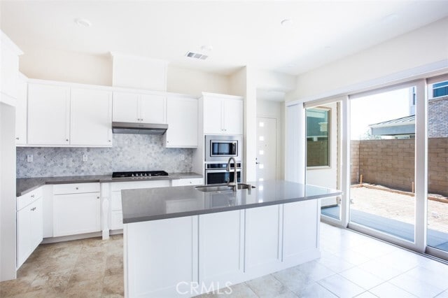 Building Photo - 198 Frame