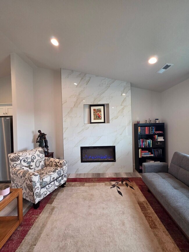 Building Photo - 6817 Rd 108