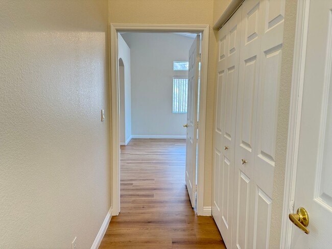 Building Photo - Charming one-story, 3-bedroom house