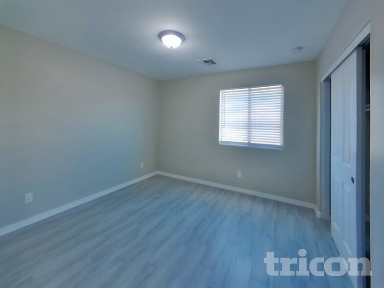 Building Photo - 819 W Dana Dr