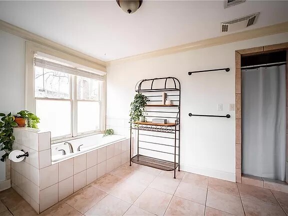 Building Photo - 838 Brookline St SW