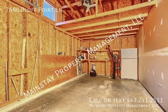 Building Photo - 7660 Bluff Point Ln