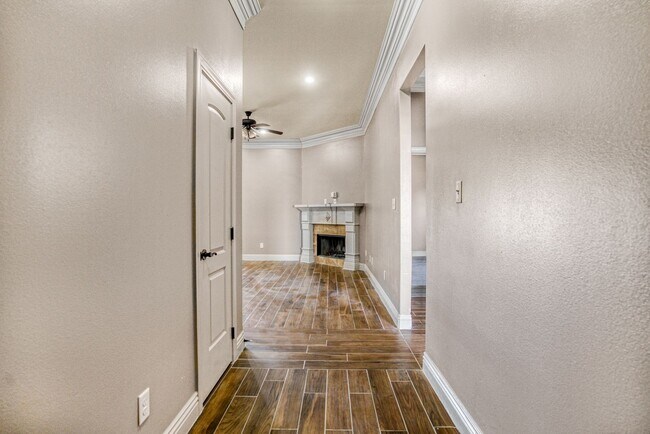 Building Photo - 110 Vienne Pl