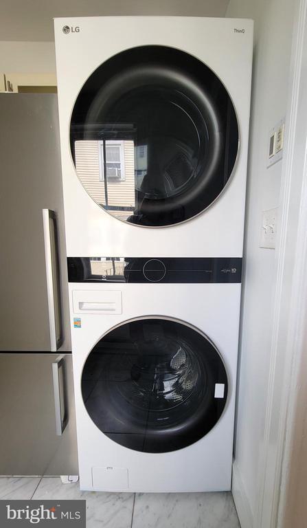 Building Photo - 10 Charlton St