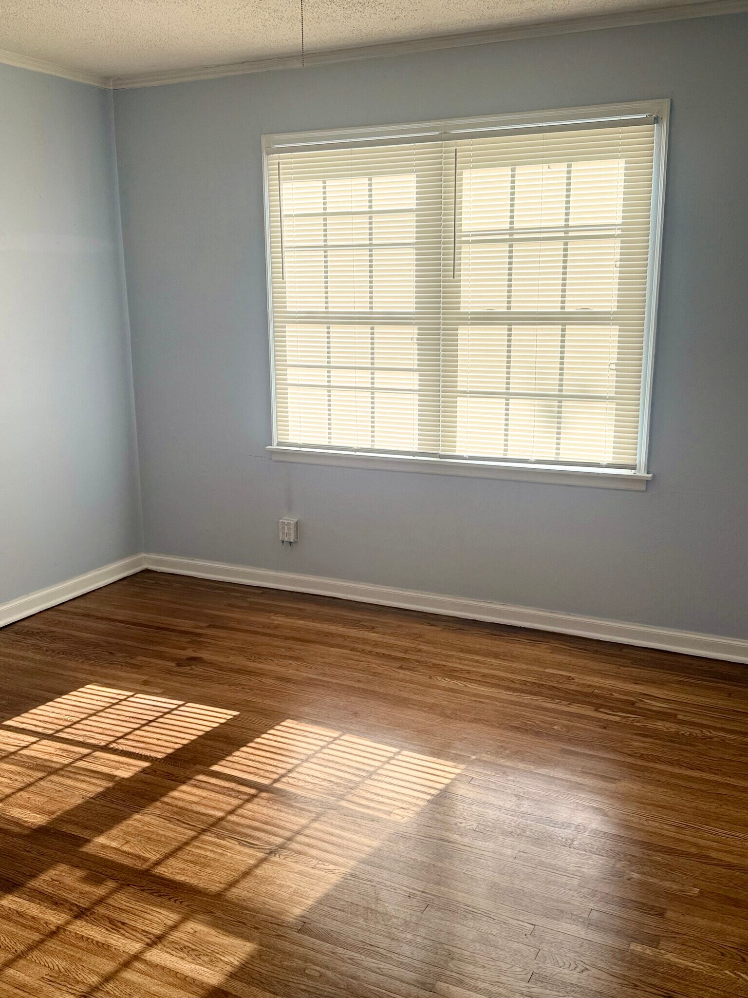 Building Photo - 4634 Amboy Rd