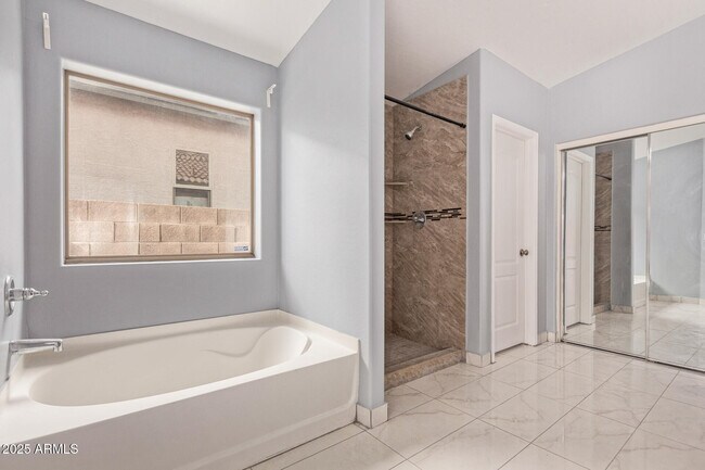 Building Photo - 5023 W Lynne Ln