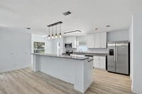 Building Photo - South 33rd Street, Fort Pierce, FL 34947 - 3 BR 2 BA single-family home