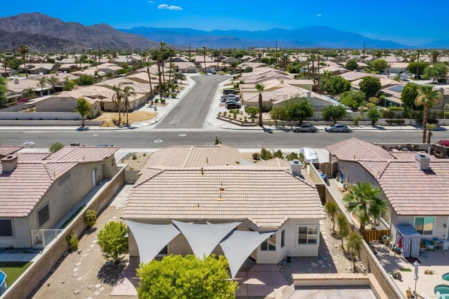 Building Photo - 45160 Debbie Dr