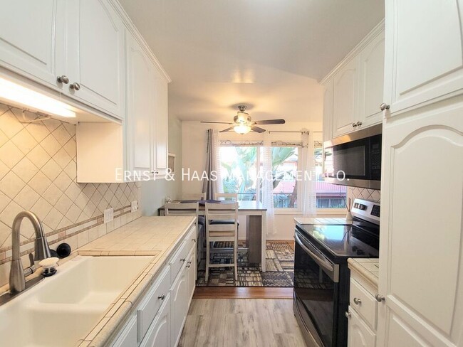 Building Photo - Charming 1 Bedroom Condo Steps From the Oc...