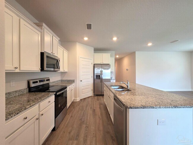Building Photo - 7757 Burnside Lp