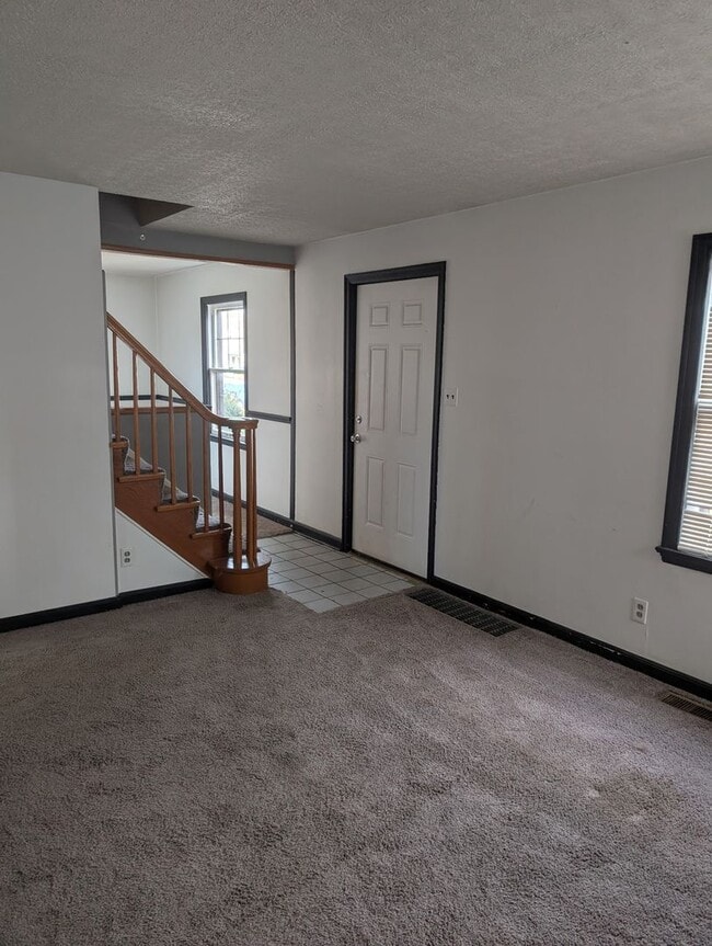 Building Photo - 4BD/2BA - University View - 1 car garage