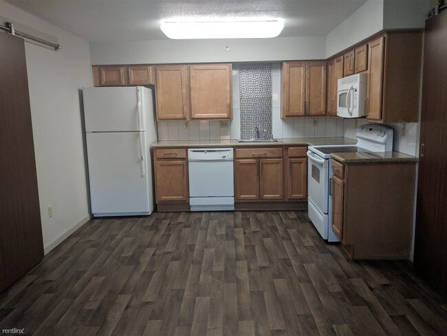 Building Photo - 2 br, 2 bath  - 645 S Virginia St Apt 10