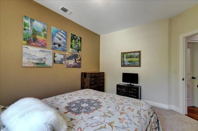 Building Photo - Lake View, 5 bedroom, 3 bath home in gated...