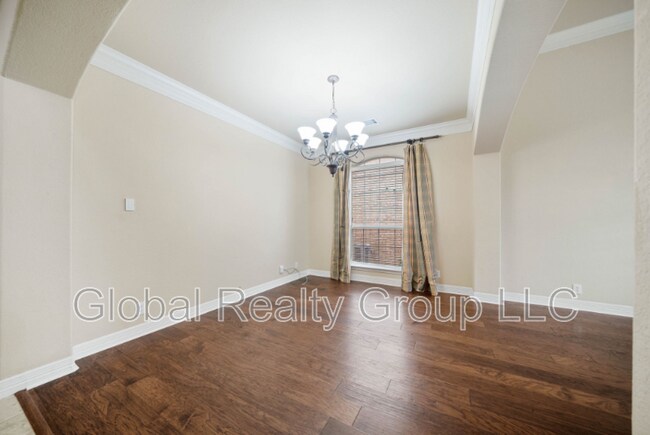 Building Photo - 431 Calm Springs