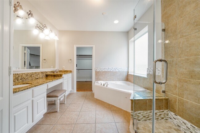 Building Photo - 5619 Riverstone Crossing Dr