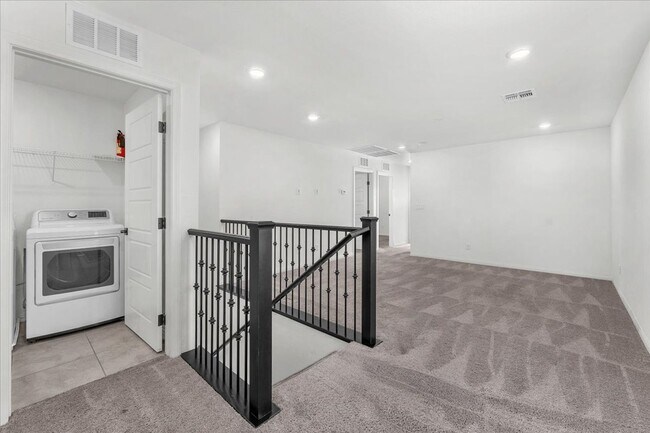 Building Photo - Gorgeous Five Bedroom in the SW! Solar panels!