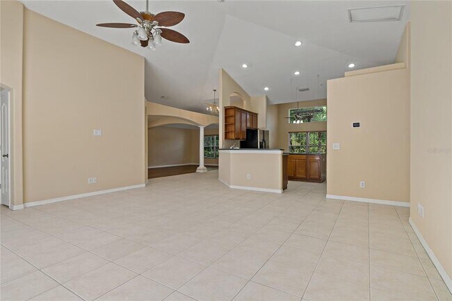 Building Photo - 8211 Canyon Creek Way