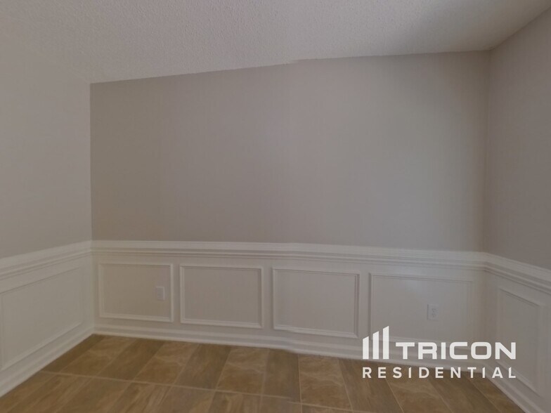 Building Photo - 2404 Ivy Run Dr