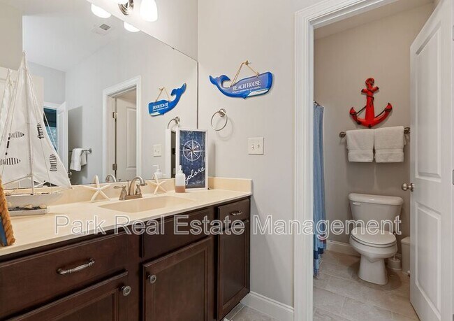 Building Photo - 215 Harrison Pond Dr