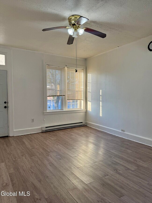 Building Photo - 290 2nd Ave