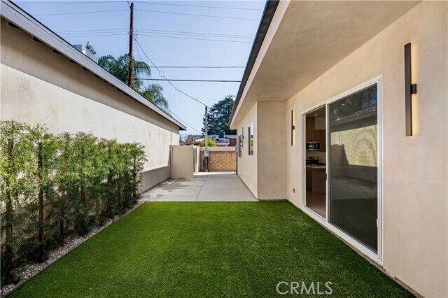 Building Photo - 6948 Amestoy Ave