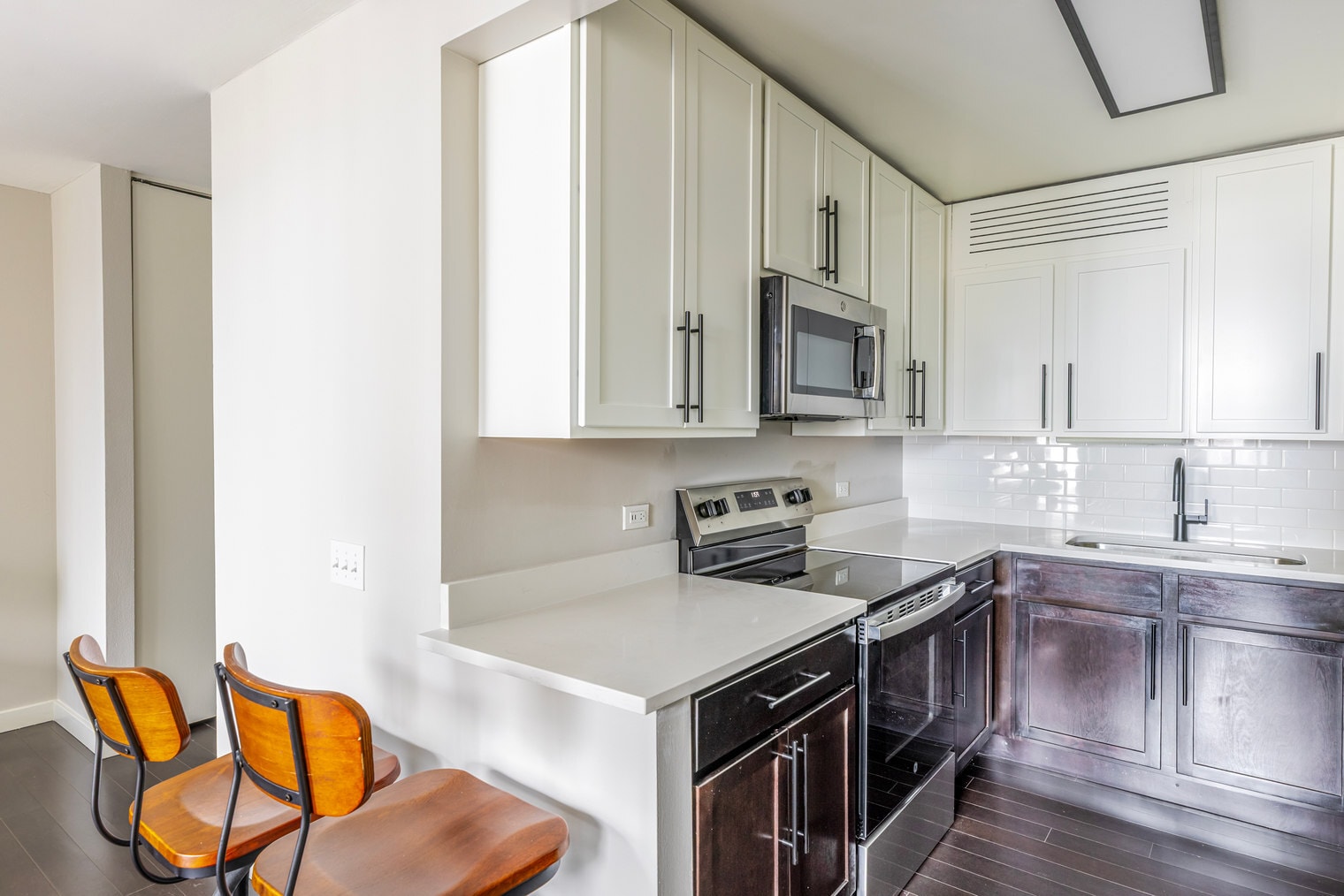 Building Photo - 77 W Huron St