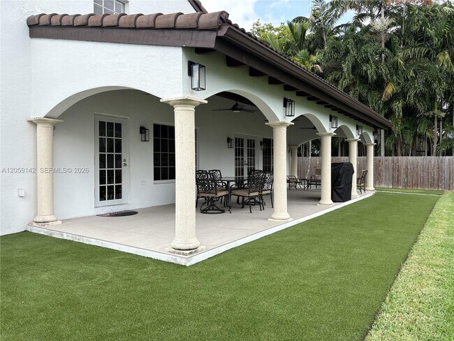 Building Photo - 6610 SW 104th Ct