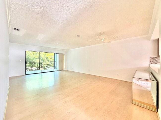 Building Photo - 1811 SW Palm City Rd