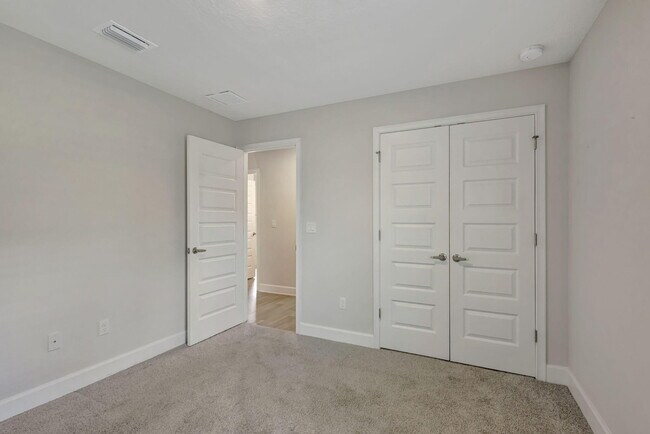 Building Photo - 6775 NW Abigail Ave