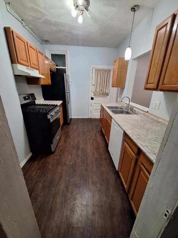 Building Photo - 10 Euclid Ave