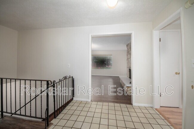 Building Photo - 12125 N Normandie St