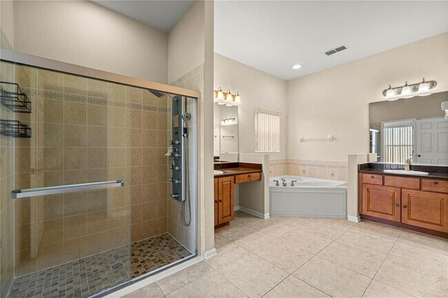 Building Photo - 5438 SW 49th Ave