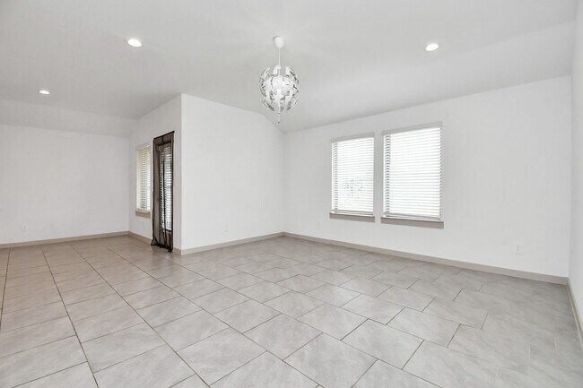 Building Photo - 3943 Canyon Shore Ln