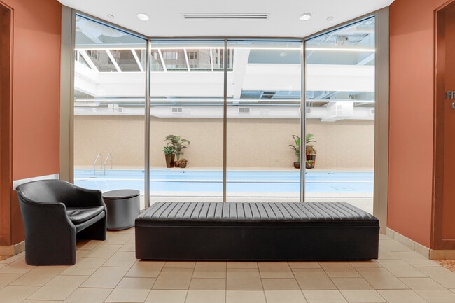 Building Photo - 222 N Columbus Dr