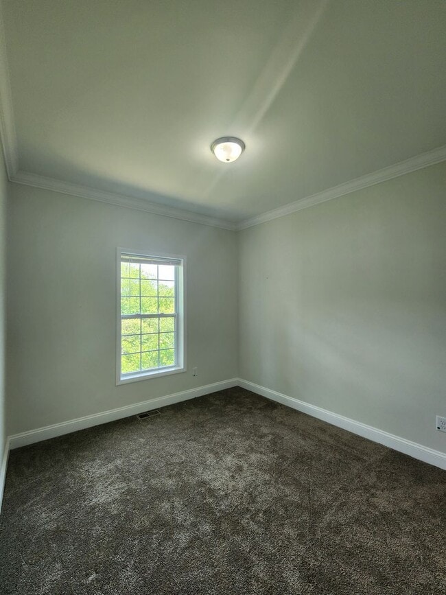 Building Photo - 68 Brevard Knoll Dr
