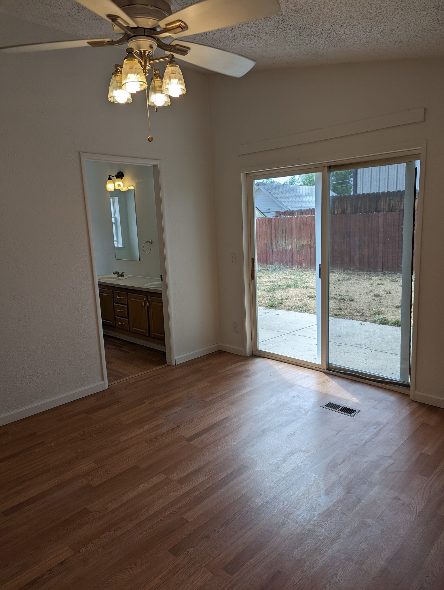 Building Photo - 514 Holbrook St