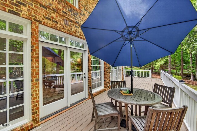 Building Photo - 1202 Summerville Ln