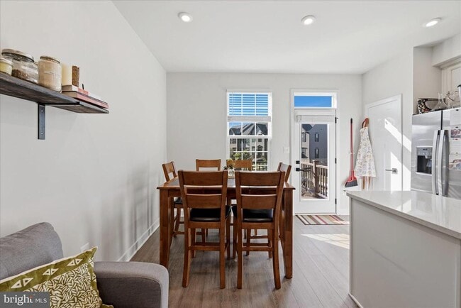 Building Photo - 2027 Track Cir