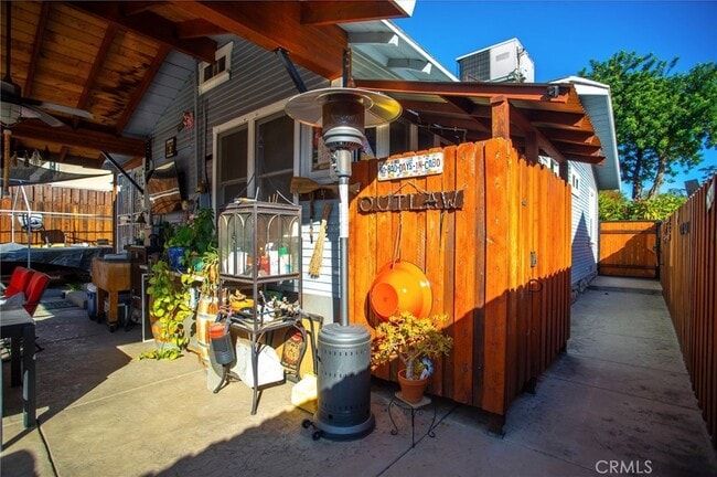 Building Photo - 481 N 8th Ave