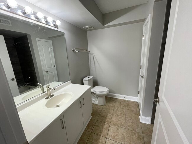 Building Photo - 655 Perrie Dr