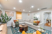 Building Photo - 831 Patchett St