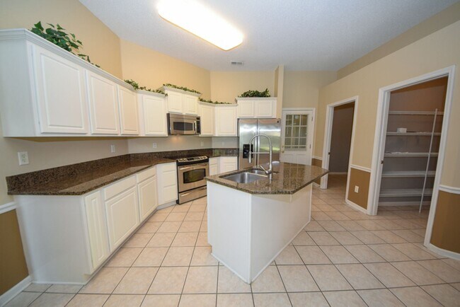 Building Photo - Gorgeous 3 bed, 2 bath with BONUS in Cordova.
