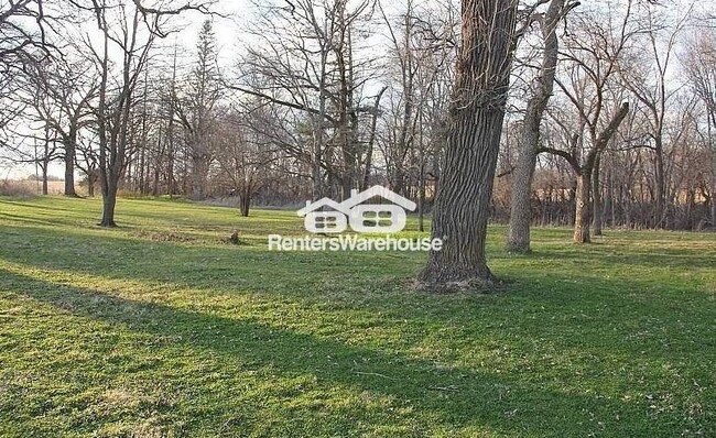 Building Photo - 26874 Sportsman's Club Rd