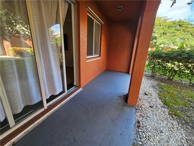 Building Photo - 44 SE Sedona Cir