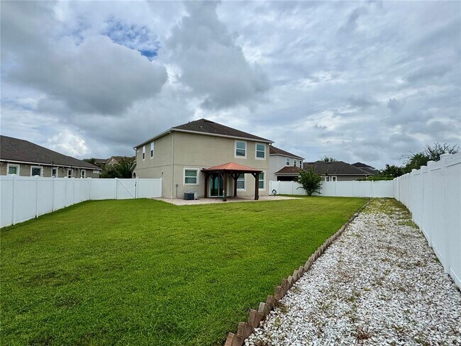 Building Photo - 2504 Amati Dr