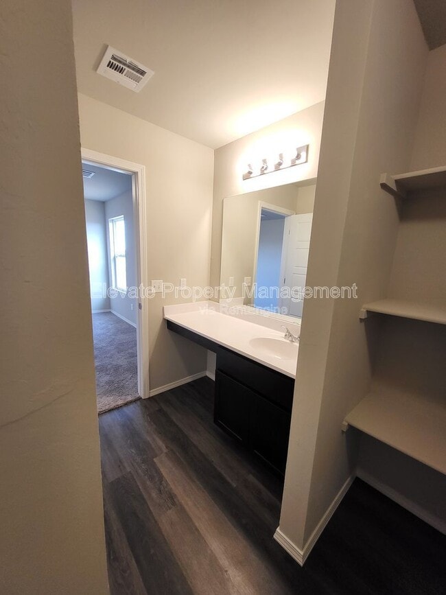 Building Photo - 1920 Mason Ln