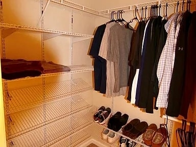 Building Photo - 906 Powers Blvd