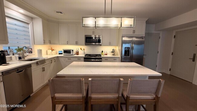 Building Photo - 57-61 Brighton Avenue Unit 301